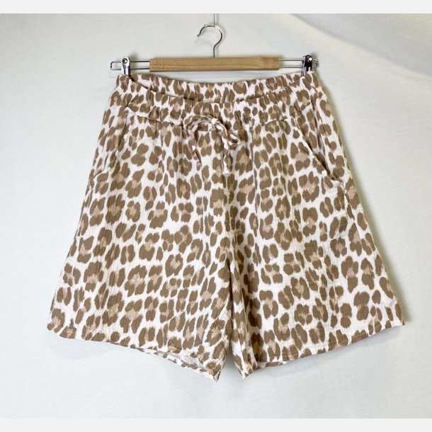 Leo shorts
